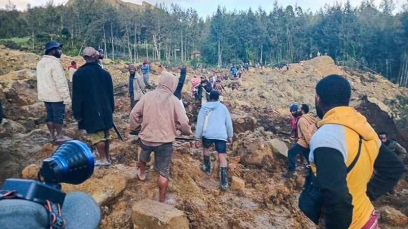 غينيا الجديدة... مقتل 100 شخص في انهيار أرضي