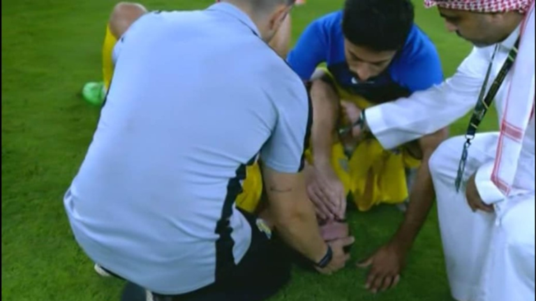 انهيار وبكاء رونالدو بعد خسارته لقب كأس ملك السعودية