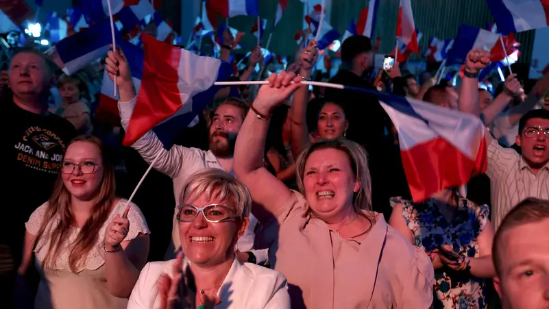فرنسا/ اليمين المتطرف يفوز بأول جولة من انتخابات البرلمان