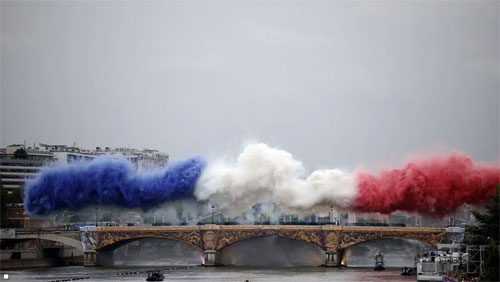 انطلاق حفل افتتاح أولمبياد باريس (صور+ فيديو)