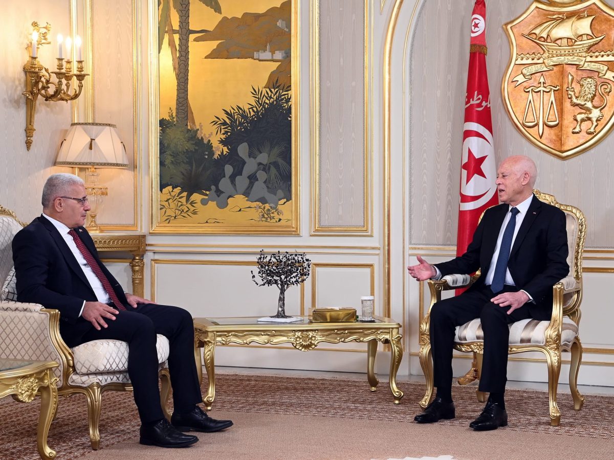 الرئيس: مستقبل تونس والجزائر لا يمكن أن يكون إلا واحدا