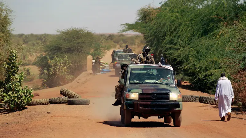 مواجهات بين جيش مالي وانفصاليين قرب الحدود الجزائرية