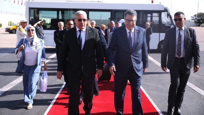 وفد برلماني جزائري يصل تونس