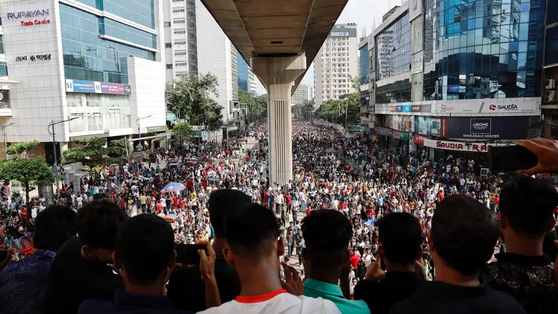 بنغلادش/ فرار رئيسة الوزراء بعد احتجاجات عارمة