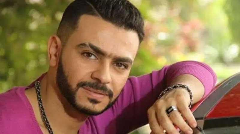 بالفيديو/ منع فنان مصري من الصلاة بأحد المساجد