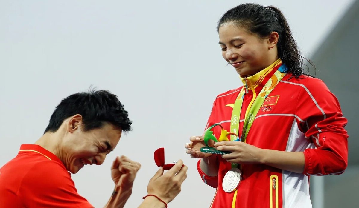  أولمبياد باريس/ صينية تفوز بميدالية وبفتى أحلامها (فيديو)