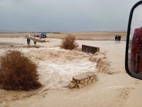 الكاف/ انقطاع طريق بسبب فيضان وادي عميره